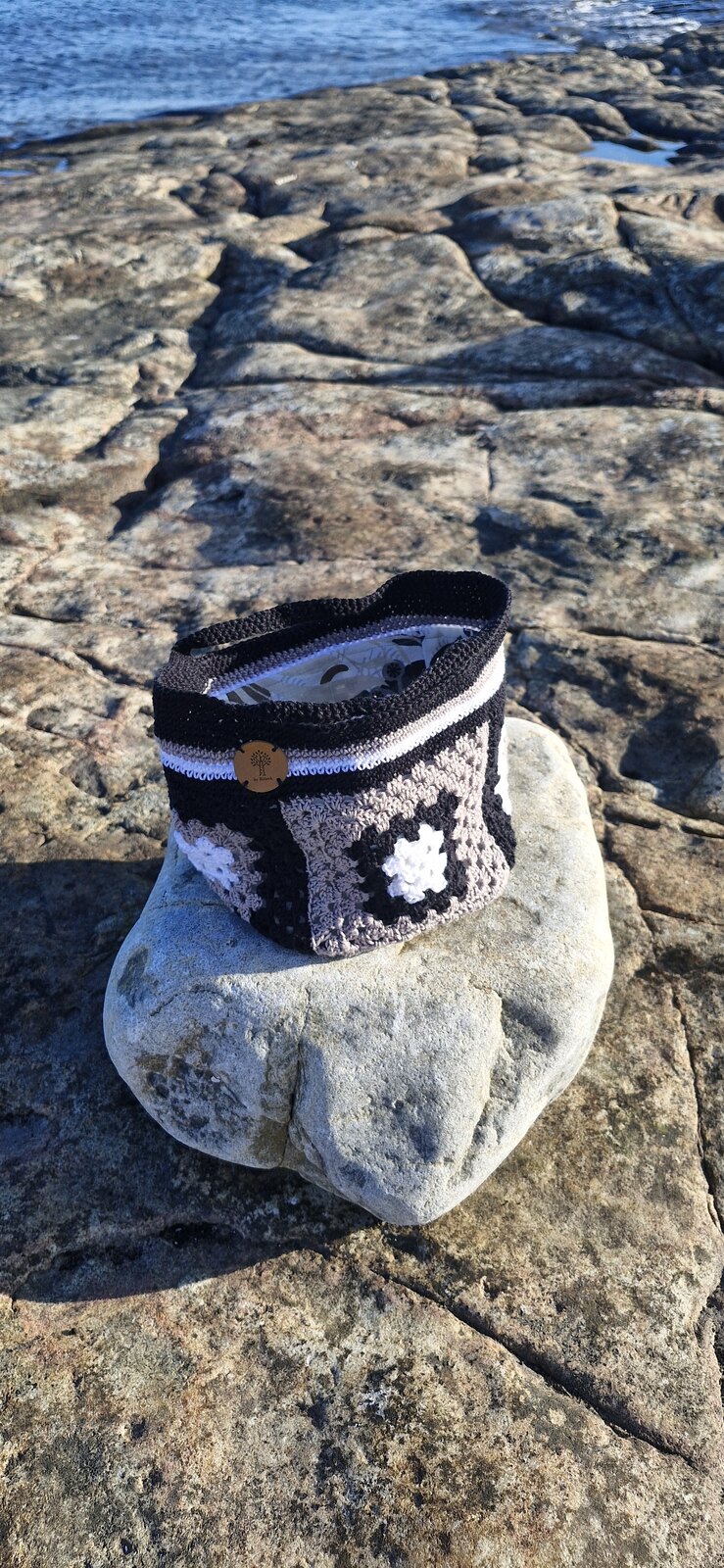 Ink & Ivory Flower Bag